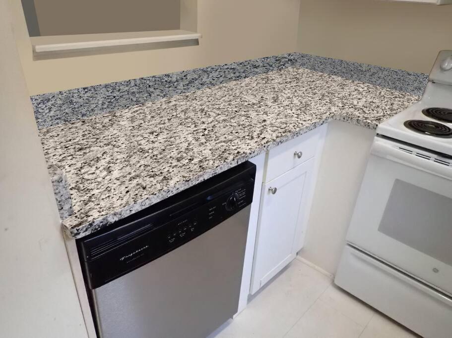 Bright And Cozy 1-Br Condo, Wifi Wilmington Bagian luar foto